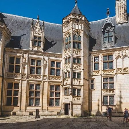 Апартаменты Le Baldaquin Quartier Cathedrale-Marais Бурж Экстерьер фото